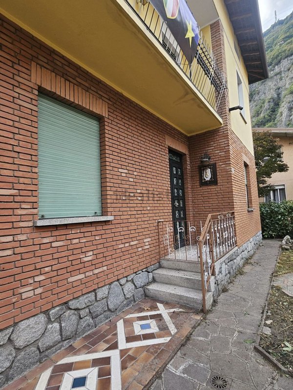 casa indipendente in vendita a Piancogno in zona Piamborno
