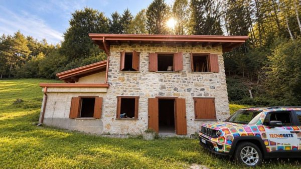 casa indipendente in vendita a Piancogno