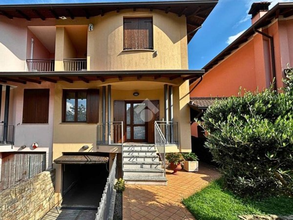 casa indipendente in vendita a Piancogno in zona Piamborno