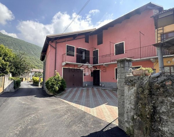 casa semindipendente in vendita a Chianocco