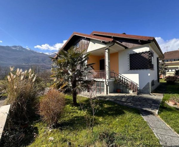 casa indipendente in vendita a Chianocco