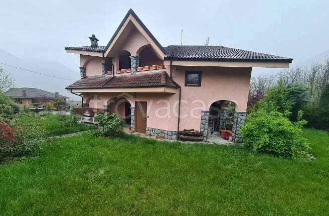 casa indipendente in vendita a Chianocco