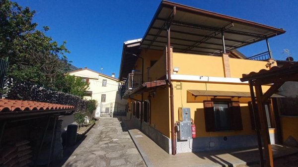 casa indipendente in vendita a Chianocco