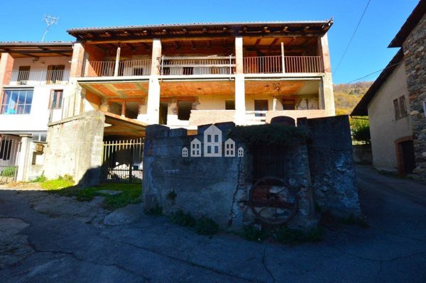 casale in vendita a Chiaverano in zona Bienca