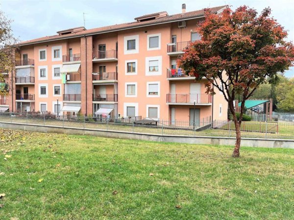 appartamento in vendita a Chieri in zona Roaschia