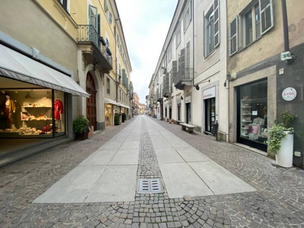 negozio in vendita a Chieri