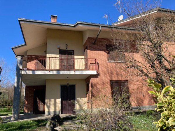 casa indipendente in vendita a Chieri in zona Airali
