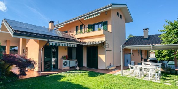 casa indipendente in vendita a Chieri