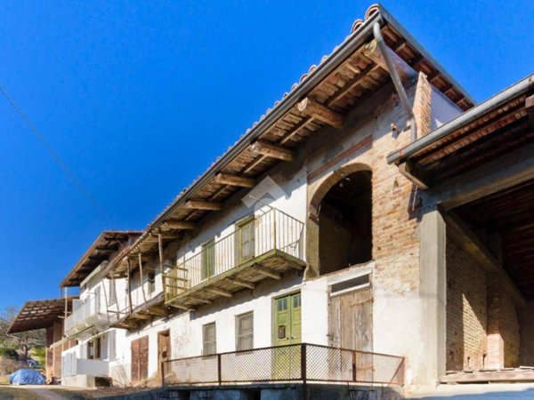 casale in vendita a Chieri in zona Airali