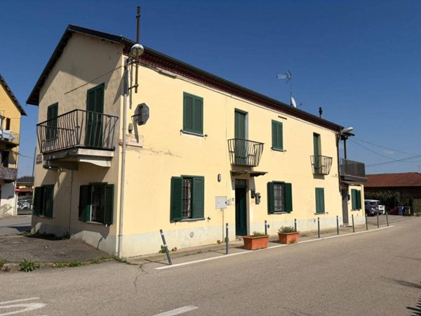 appartamento in vendita a Chieri in zona Pessione