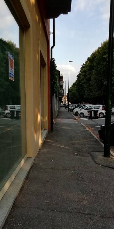 locale commerciale in vendita a Chieri