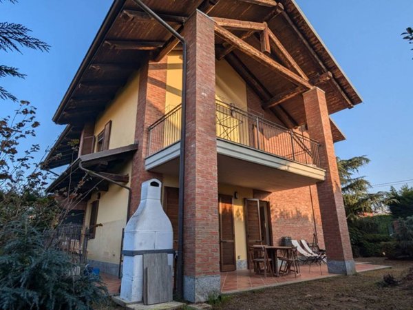 casa indipendente in vendita a Chieri in zona Airali