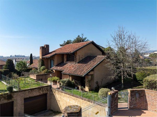 casa indipendente in vendita a Chieri in zona Roaschia