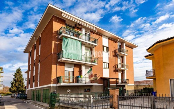 locale commerciale in vendita a Chieri