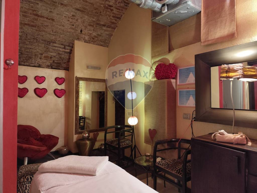 negozio in vendita a Chieri