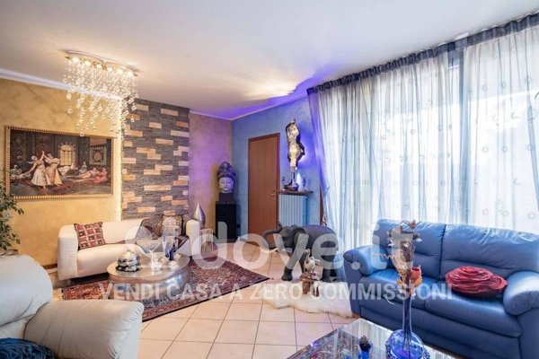 casa indipendente in vendita a Chieri