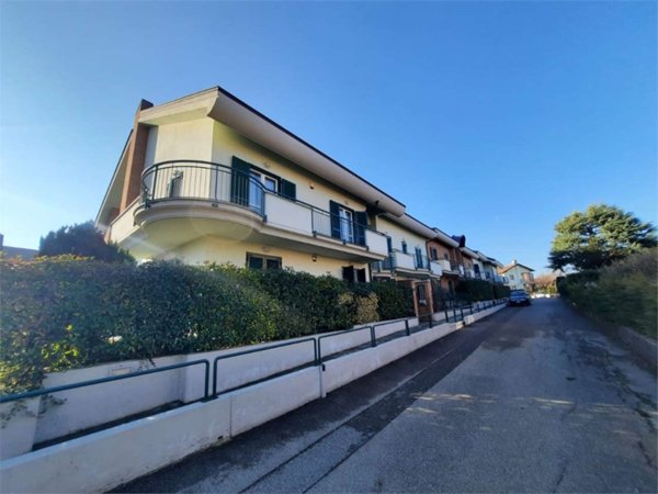appartamento in vendita a Chieri in zona Roaschia