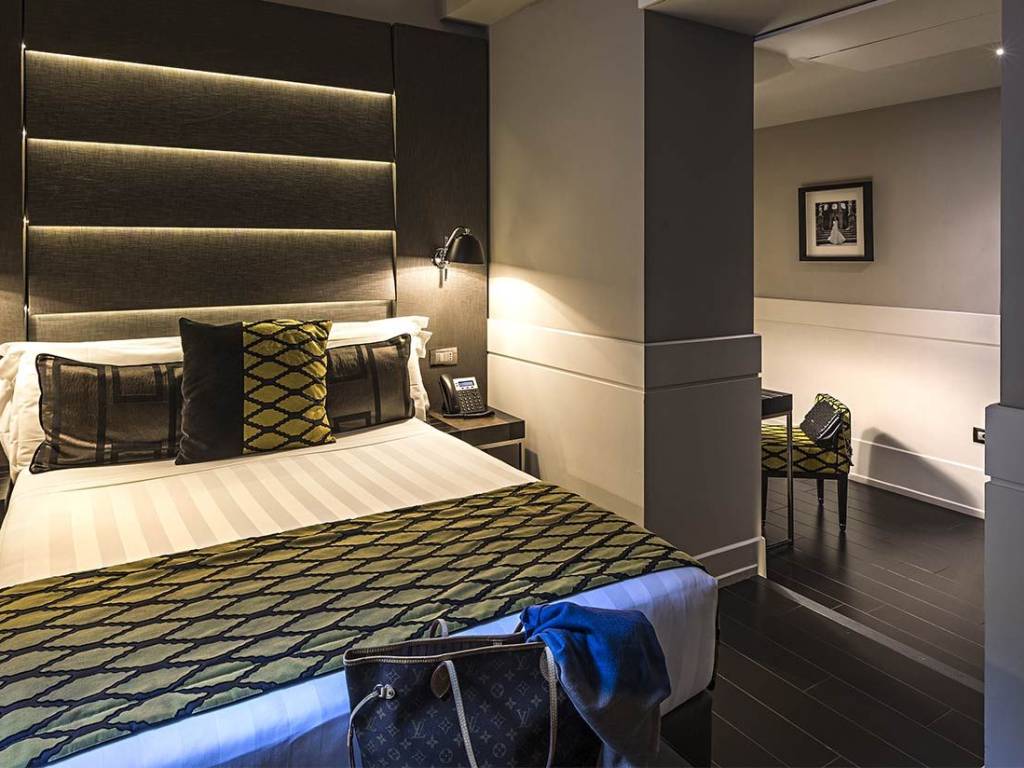 negozio in vendita a Chieri in zona Roaschia