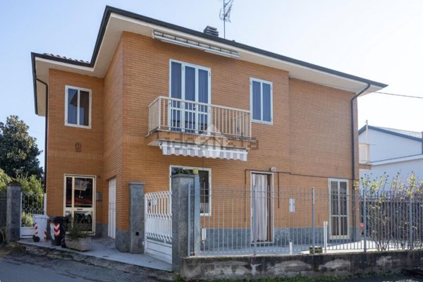 casa indipendente in vendita a Chieri