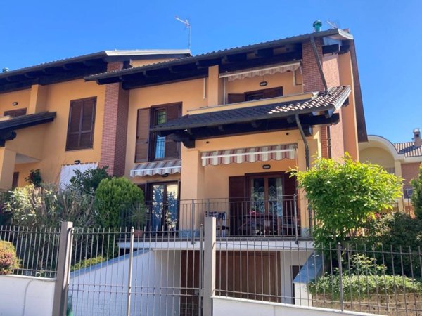 casa indipendente in vendita a Chieri