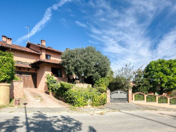 casa indipendente in vendita a Chieri