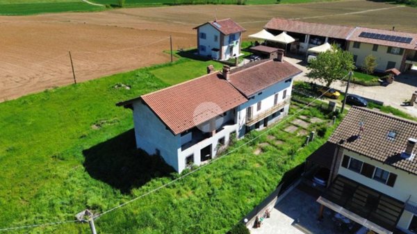 casa indipendente in vendita a Chieri