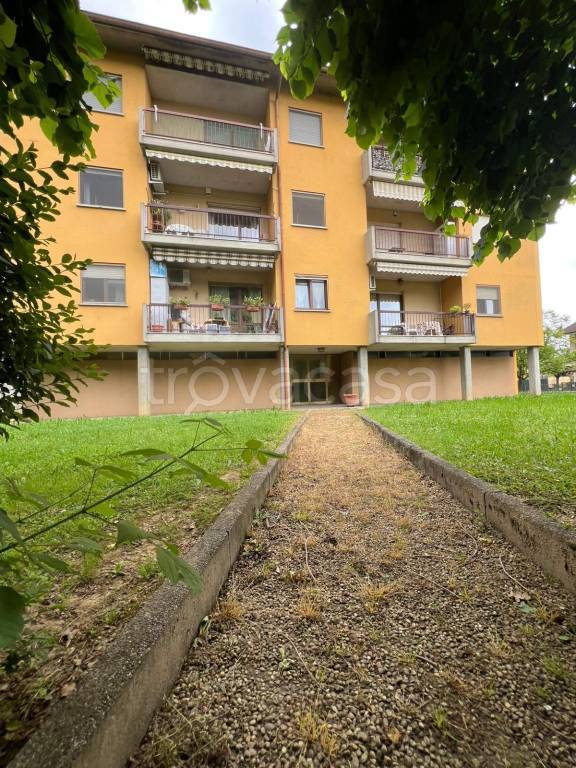 appartamento in vendita a Chieri in zona Pessione