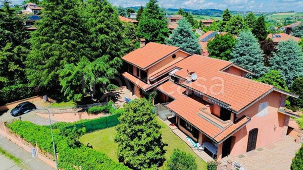 casa indipendente in vendita a Chieri in zona Roaschia