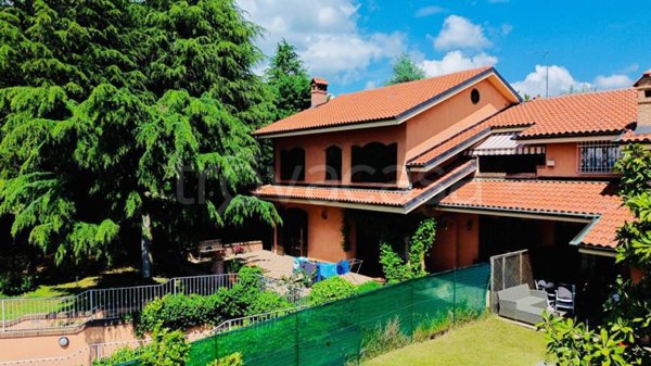 casa indipendente in vendita a Chieri in zona Roaschia