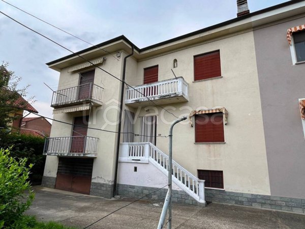 appartamento in vendita a Chieri in zona Pessione