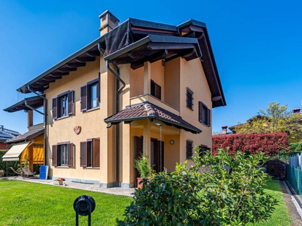 casa indipendente in vendita a Chieri