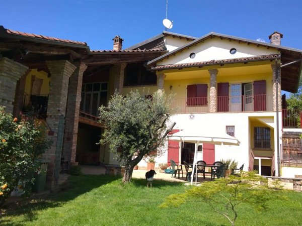 casa indipendente in vendita a Chieri in zona Canarone