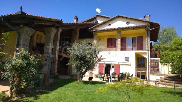 casa indipendente in vendita a Chieri in zona Canarone