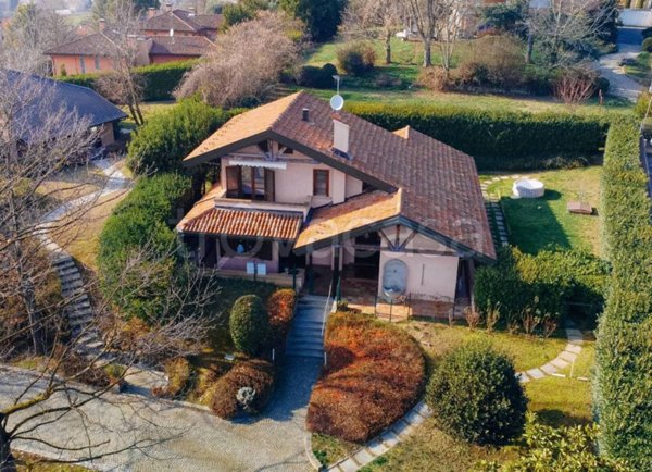 casa indipendente in vendita a Chieri