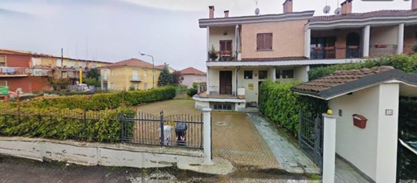 appartamento in vendita a Chieri in zona Roaschia