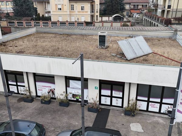negozio in vendita a Chieri