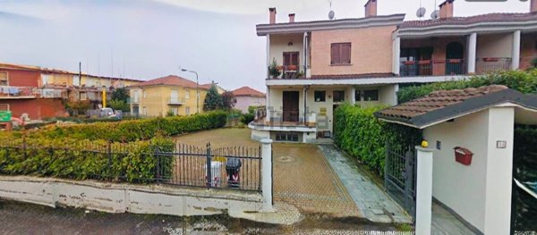 appartamento in vendita a Chieri in zona Roaschia