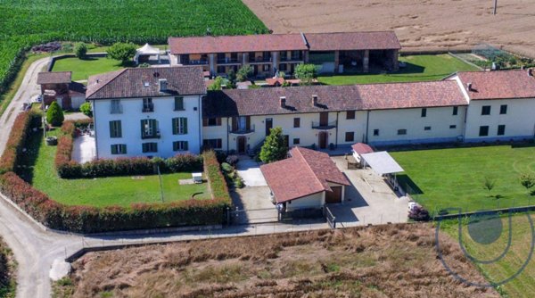 casa indipendente in vendita a Chieri in zona Pessione
