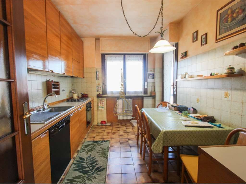 appartamento in vendita a Chieri in zona Pessione