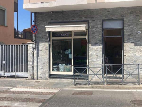 negozio in vendita a Chieri