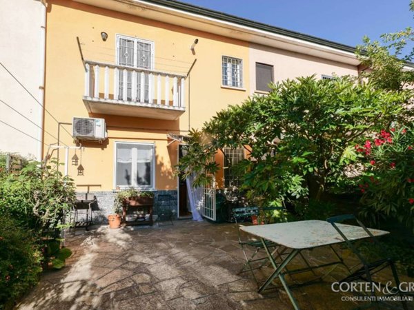 casa indipendente in vendita a Chieri