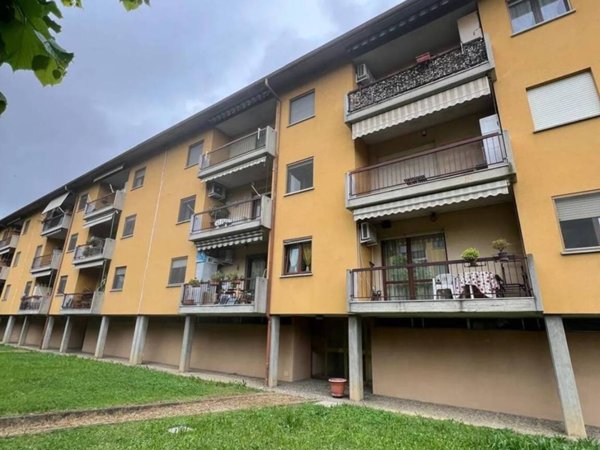 appartamento in vendita a Chieri in zona Pessione