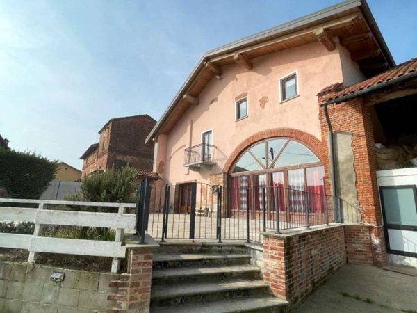intera palazzina in vendita a Chieri in zona Fontaneto