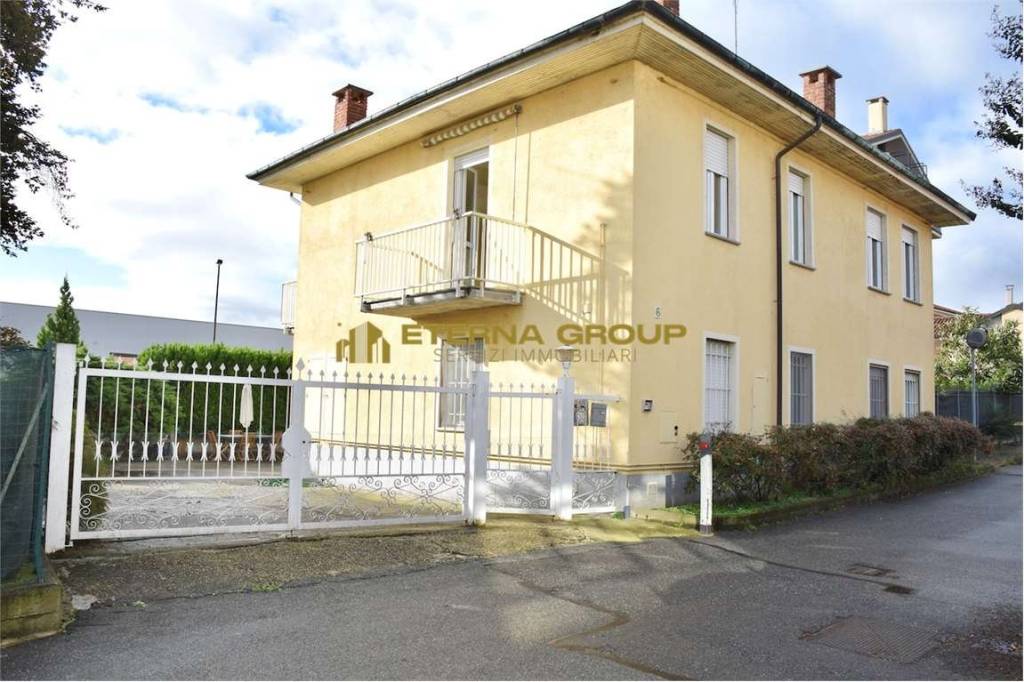casa indipendente in vendita a Chieri