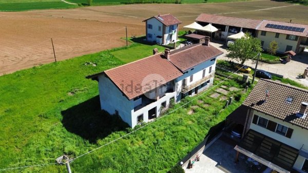 casa indipendente in vendita a Chieri