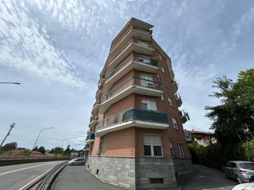 appartamento in vendita a Chieri in zona Roaschia