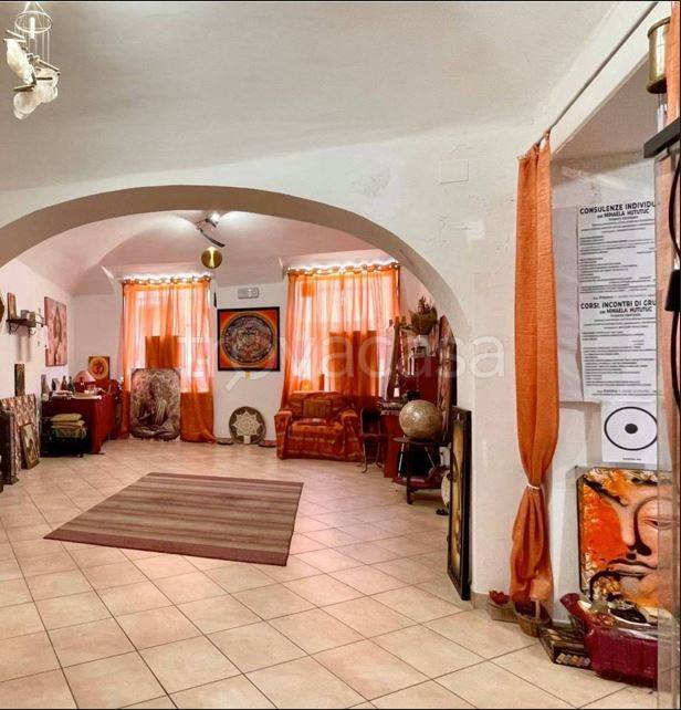 negozio in vendita a Chieri
