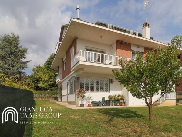 appartamento in vendita a Chieri in zona Roaschia