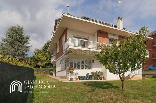 appartamento in vendita a Chieri in zona Roaschia
