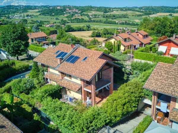 casa indipendente in vendita a Chieri in zona Airali